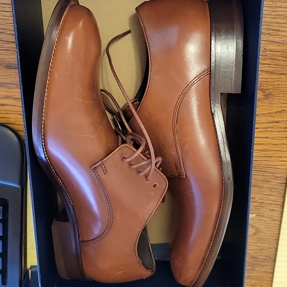 Cole Haan Camel colored shoes with laces